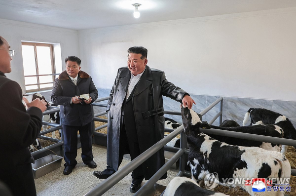 Фото: Ким Жон Ун социалист диваажингийн нээлтэд оролцов Фото: Ким Жон Ун социалист диваажингийн нээлтэд оролцов