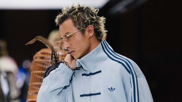 Хятад: Хаврын баярт зориулсан "Adidas"-ын цамц эрэлттэй байна Хятад: Хаврын баярт зориулсан "Adidas"-ын цамц эрэлттэй байна