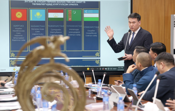 “Дэлхийн адууны өдөр”-ийн бэлгэдлээр уран барималч А.Очирболдын “Тэнгэрийн хүлэг” бүтээл шалгарлаа