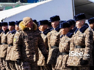 ФОТО: Зэвсэгт хүчний 105 жилийн ойд зориулсан зэвсэг, техникийн үзэсгэлэн Сүхбаатарын талбайд болж байна