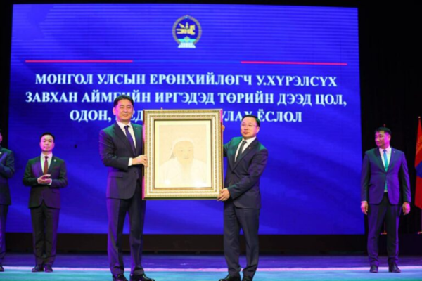 Монгол Улсын Ерөнхийлөгч У.Хүрэлсүх Завхан аймагт ажиллаж байна