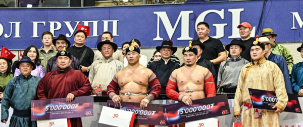 Улсын аварга О.Хангай бөхийн өргөөний барилдаанд 40 дэхээ түрүүллээ