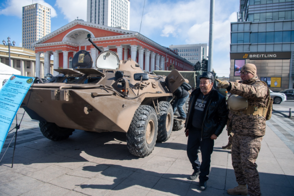Зэвсэгт хүчний салбарын “Нээлттэй хаалганы өдөрлөг” Д.Сүхбаатарын талбайд эхэллээ