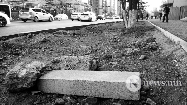 Фото : Алхах зам уу, саад бэрхшээл үү? Фото : Алхах зам уу, саад бэрхшээл үү?