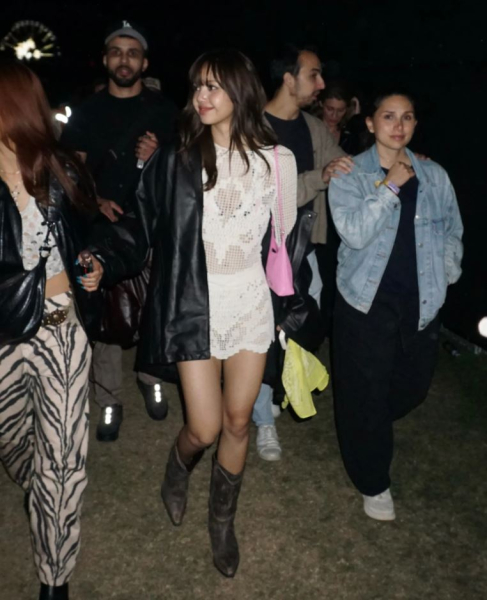 Фото: "Coachella" бол загвар, урлагийн хослол Фото: "Coachella" бол загвар, урлагийн хослол