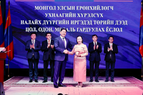 Монгол Улсын Ерөнхийлөгч У.Хүрэлсүх Налайх дүүргийн иргэдтэй уулзав