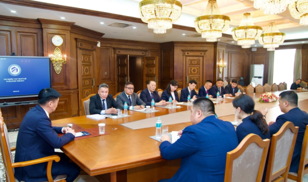 УИХ-ын дарга С.Бямбацогт Төсвийн тогтвортой байдлын зөвлөлийн дарга, гишүүдтэй уулзав
