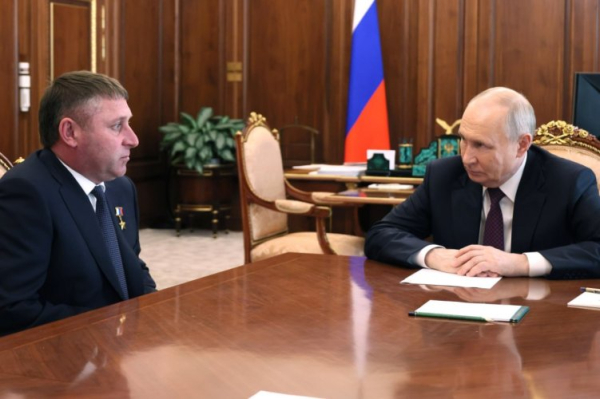 Кремлийг цэрэгжүүлэх Путины эрмэлзэл Кремлийг цэрэгжүүлэх Путины эрмэлзэл