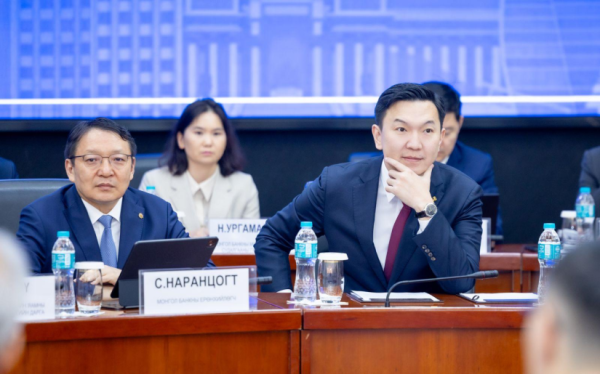 Ерөнхий сайд Н.Учрал банк, санхүүгийн салбарынхантай уулзав