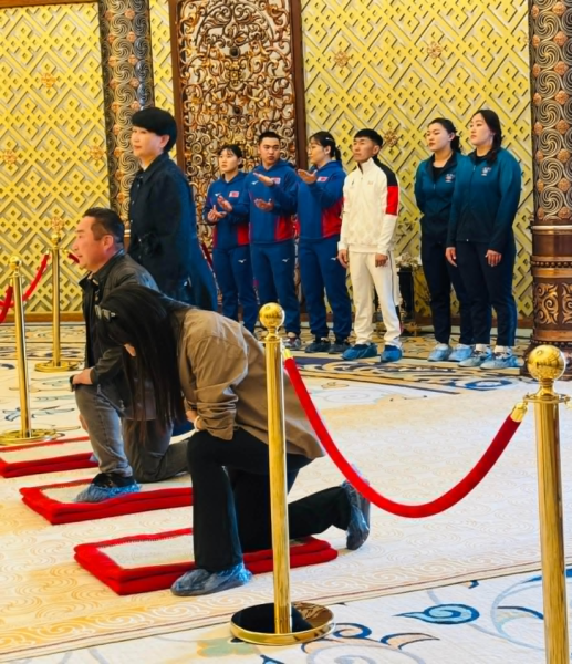 Хүндийг өргөлтийн тамирчид ААШТ-д оролцохоор Энэтхэгийг зорилоо