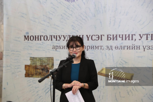“Монголчуудын үсэг бичиг, утга соёлын өв” тусгай үзэсгэлэнг нээлээ