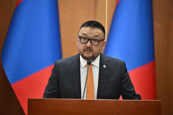Шилдэг татвар төлөгчдөд шагнал гардуулав