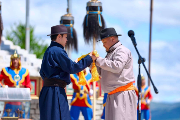 Бурхан Халдун хайрхны тэнгэрийг тахих төрийн тахилга боллоо
