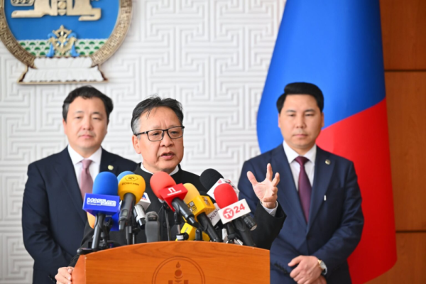 Ерөнхийлөгчийн санаачилгаар Хөвсгөл нуурын их цэвэрлэгээний аян зохион байгуулна