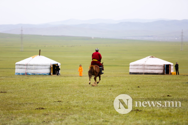 Фото: Хүлгийн туурайн чимээнд монгол хүний хийморь сэргэдэг Фото: Хүлгийн туурайн чимээнд монгол хүний хийморь сэргэдэг