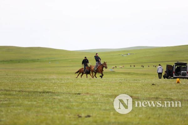Фото: Хүлгийн туурайн чимээнд монгол хүний хийморь сэргэдэг Фото: Хүлгийн туурайн чимээнд монгол хүний хийморь сэргэдэг