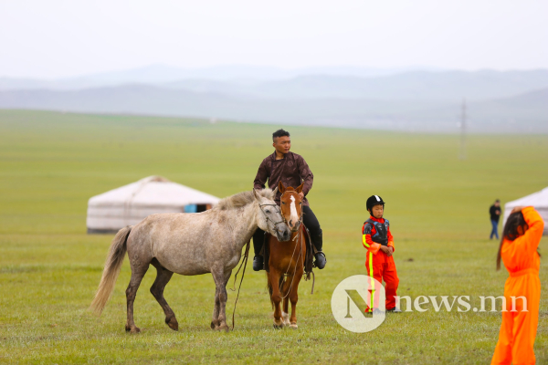 Фото: Хүлгийн туурайн чимээнд монгол хүний хийморь сэргэдэг Фото: Хүлгийн туурайн чимээнд монгол хүний хийморь сэргэдэг
