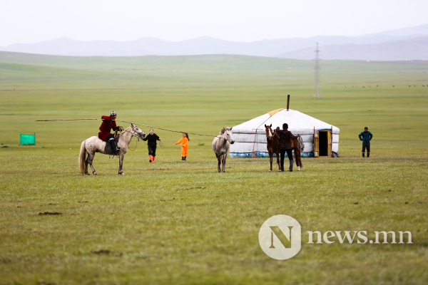 Фото: Хүлгийн туурайн чимээнд монгол хүний хийморь сэргэдэг Фото: Хүлгийн туурайн чимээнд монгол хүний хийморь сэргэдэг