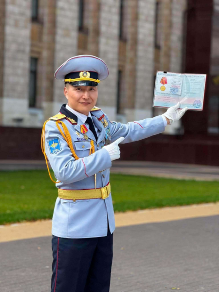 Монгол офицерууд сургуулиа нэр төртэй төгслөө