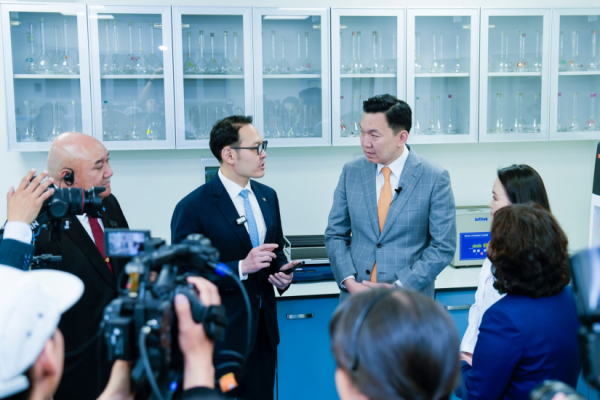 Монгол Улс эм, эмнэлгийн хэрэгслийн лавлагаа лабораторитой болов