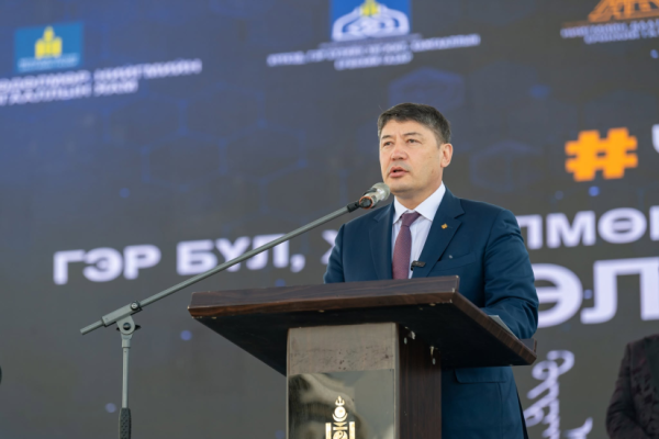 Нийгмийн хамгааллын салбарынхан Д.Сүхбаатарын талбай ажлаа танилцуулж байна