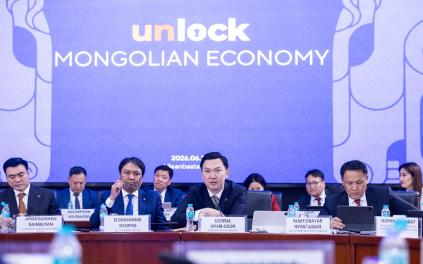 “UNLOCK THE MONGOLIAN ECONOMY” ХУРАЛДААНЫ ҮЕЭР 545 САЯ АМ.ДОЛЛАРЫН ХӨРӨНГӨ ОРУУЛАЛТЫН ГЭРЭЭ, САНАМЖ БИЧГҮҮДЭД ГАРЫН ҮСЭГ ЗУРАВ