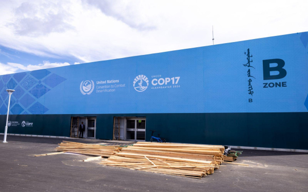 COP17 хурлын үеэрх замын хөдөлгөөн, нийтийн тээврийн зохицуулалт, сургууль, цэцэрлэг, зах, худалдааны төвийн ажиллах хуваарийг гаргаж, иргэдэд мэдээлэхийг үүрэг болголоо