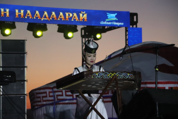“Дэлхийн адууны өдөр" оройн шоу тоглолтоор өндөрлөв