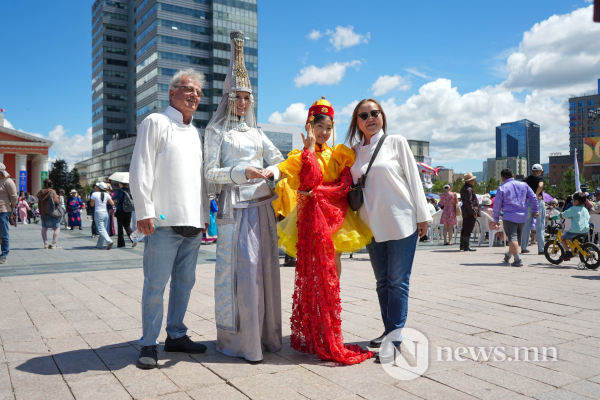 Фото сурвалжлага: Дэлхийд гайхагдах үндэсний хувцас Фото сурвалжлага: Дэлхийд гайхагдах үндэсний хувцас