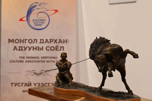 Монгол дархчуудын ухаан, мэлмий, гарын ураар бүтээсэн шилмэл 205 бүтээлийг дэлгэлээ