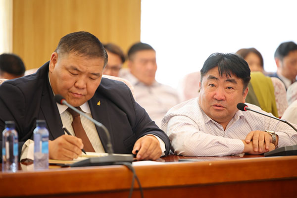 ТӨВ АЙМАГТ ӨВЛИЙН БЭЛТГЭЛ АЖИЛ 80 ХУВЬТАЙ ҮРГЭЛЖИЛЖ БАЙНА