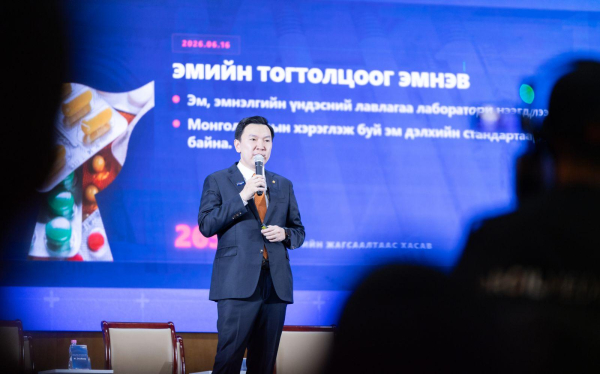 ЗАСГИЙН ГАЗАР “100 ХОНОГ ДАХЬ 100 ЧӨЛӨӨЛӨЛТ”-ӨӨ ИРГЭД, ОЛОН НИЙТЭД ТАНИЛЦУУЛЖ БАЙНА