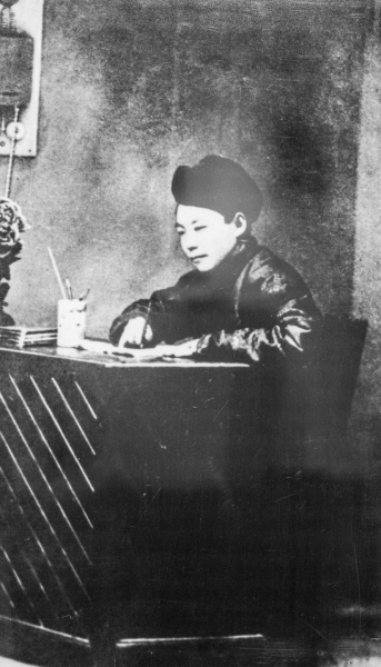 Д.Нацагдоржийн ховор гар бичмэл, эд өлгийн зүйлс бүхий тусгай үзэсгэлэнг нээлээ