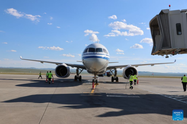 Хятадад үйлдвэрлэсэн C919 онгоц Улаанбаатарт амжилттай газардлаа