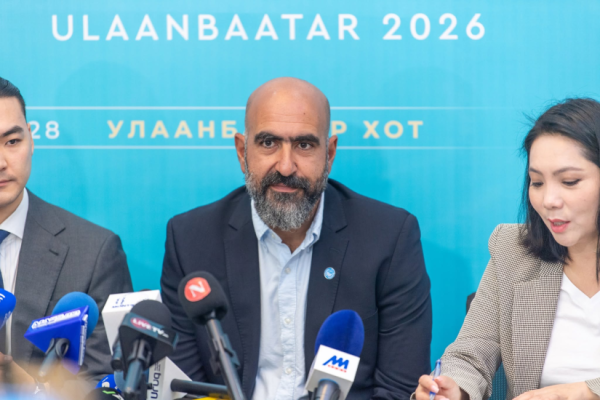 Монгол Улс COP17 хурлын өмнөхөн Торгоны замын цувааг хүлээн авлаа