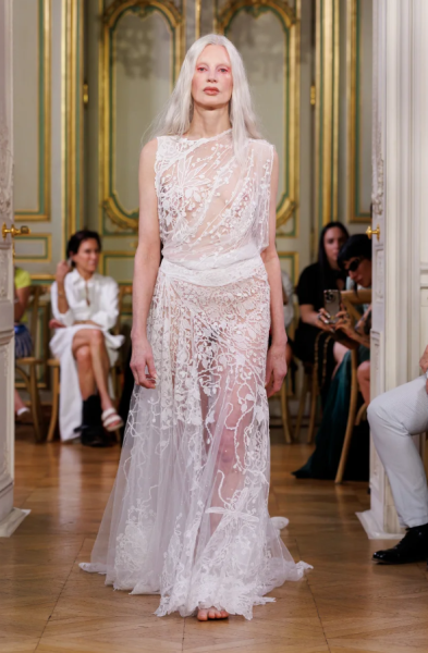 Урлаг "Haute Couture"-той огтлолцсон нь Урлаг "Haute Couture"-той огтлолцсон нь