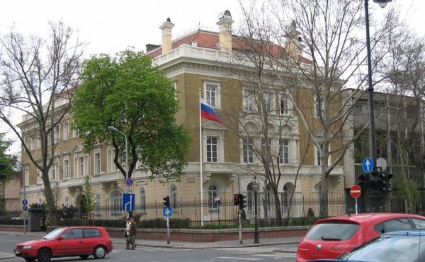 Унгар улс анх удаа Орост төмөр нүүрээ харуулав