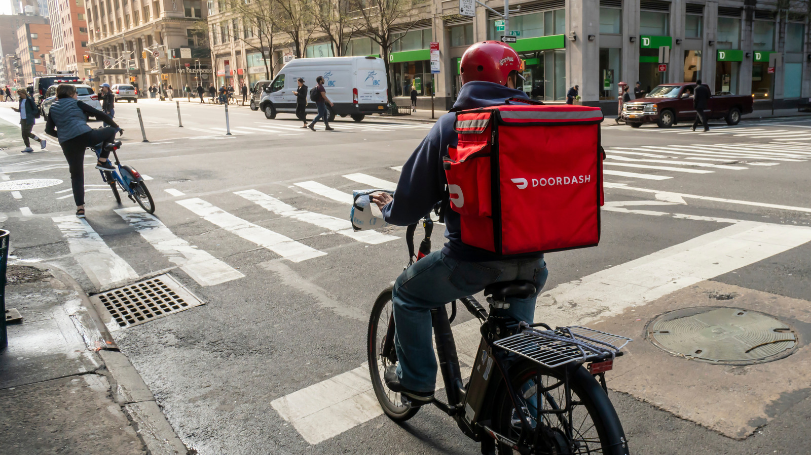 DoorDash Нью-Йоркийн хүргэлтийн ажилчдад 115 сая гаруй ам.доллар олгоно