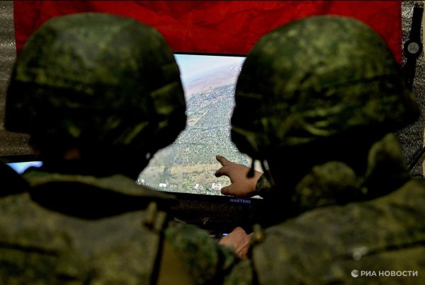 Оросын цэргийнхэн Кривой Рог дахь төмөрлөгийн үйлдвэрт халджээ