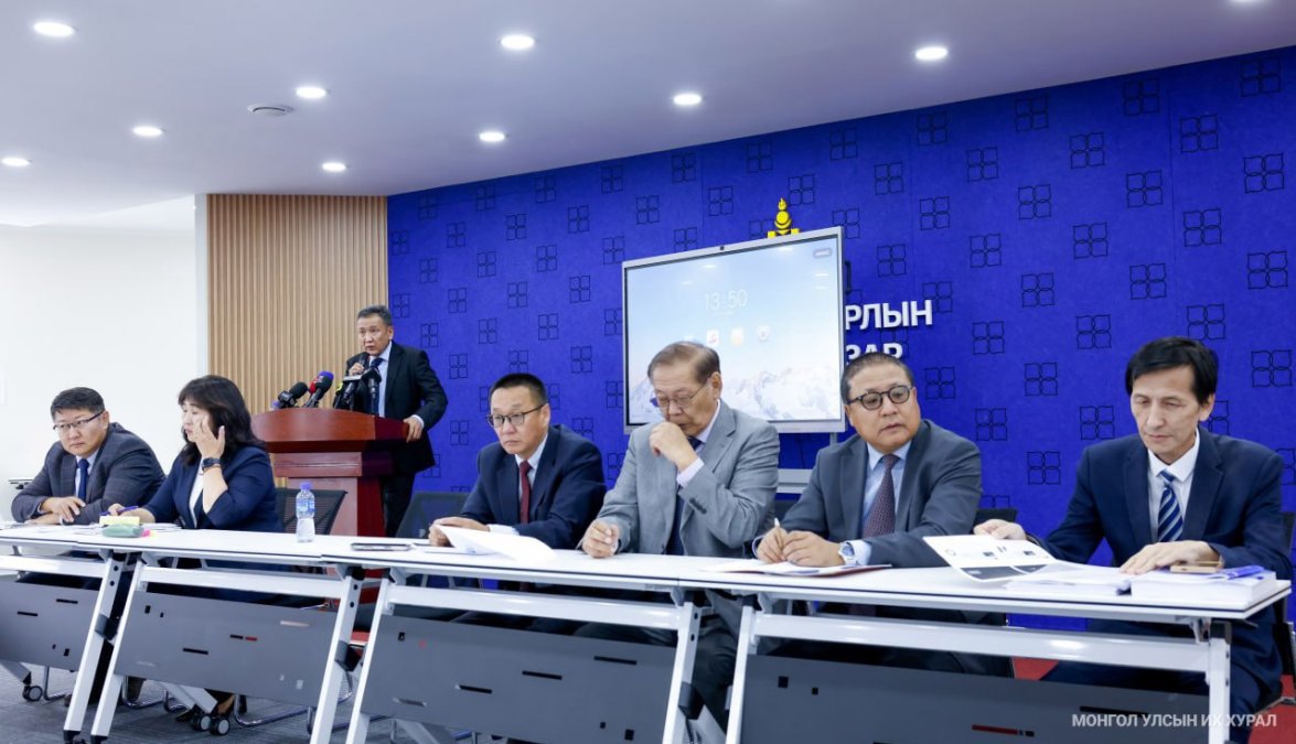 Төсвийн тогтвортой байдлын зөвлөлөөс Монгол Улсын 2027 оны төсвийн тухай хуулийн төслүүд болон дунд хугацааны төсвийн хүрээний мэдэгдэлд өгсөн дүгнэлтийнхээ талаар мэдээлэл хийлээ