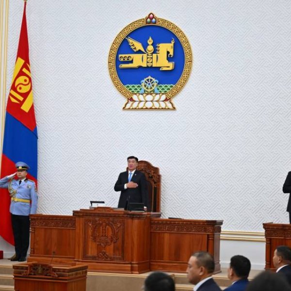 Улсын Их Хурлын 2026 оны намрын ээлжит чуулганыг нээлээ