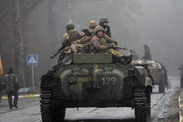 Украины Зэвсэгт хүчин албан тушаалд ус, хоол хүнс дутагдалтай байгаа талаар гомдол гаргажээ