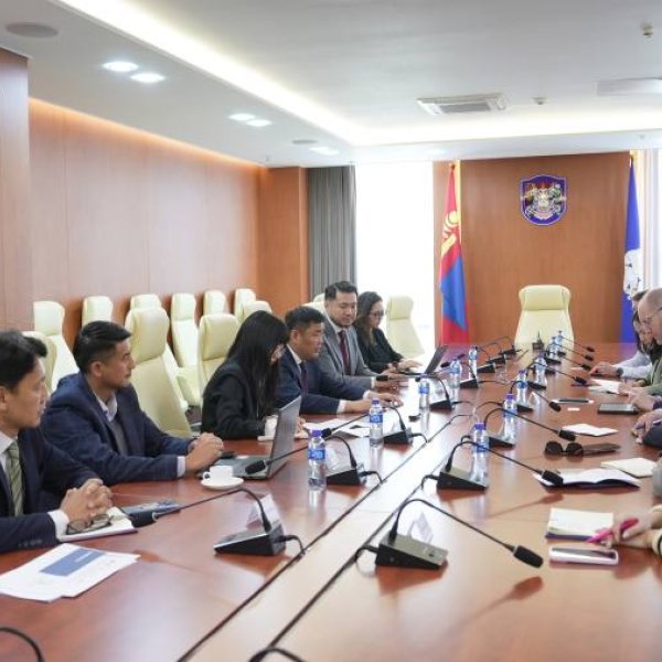 Замын түгжрэл, агаарын бохирдлыг багасгах талаар санал солилцлоо
