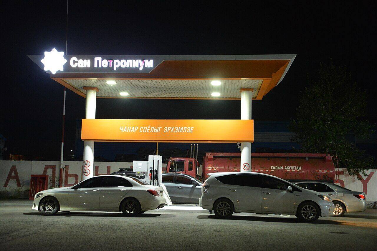Улаанбаатар дахь шатахуун түгээх станц
